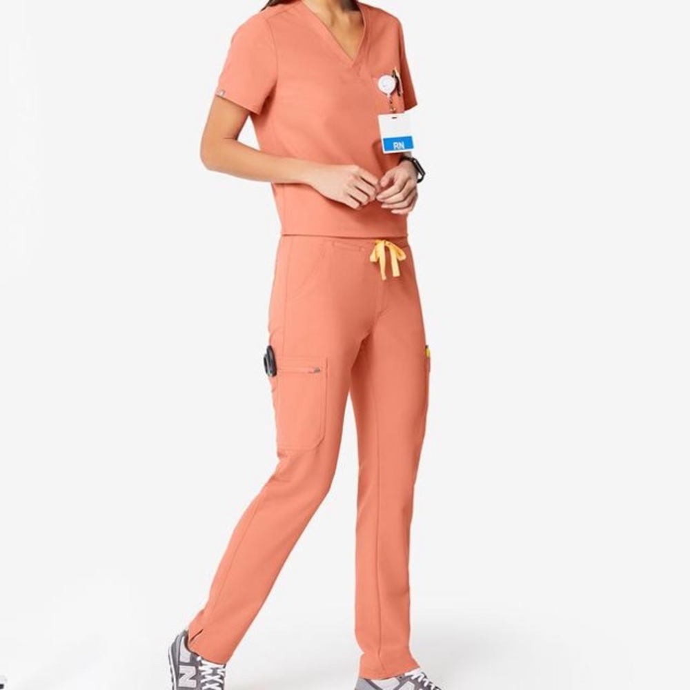 SOLD: FIGS Scrub Set in CORAL